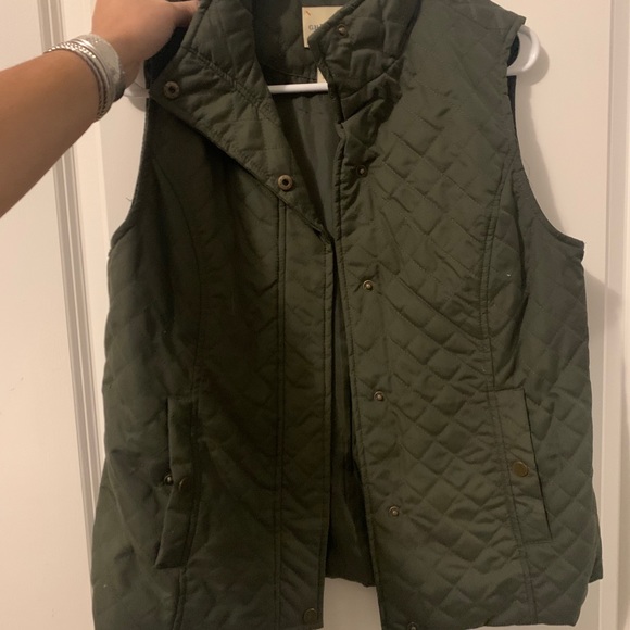 Woman’s Vest - Picture 1 of 2